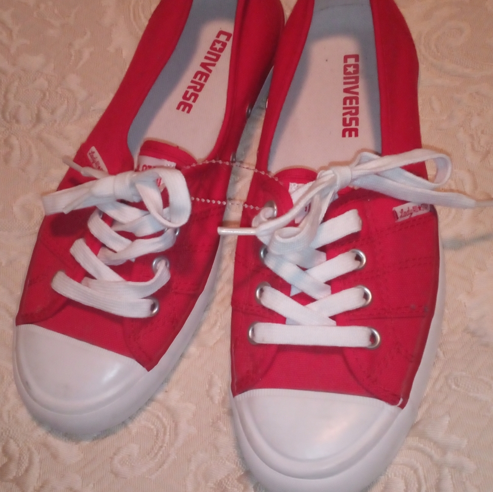 Lady All Star Converse sneakers size 7 low top